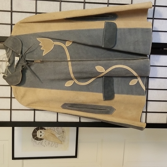 Vintage Suede Leather Poncho/Cape - Picture 5 of 7